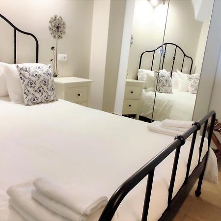 Apartamentos Turisticos Encanto กาเซเรส ภายนอก รูปภาพ