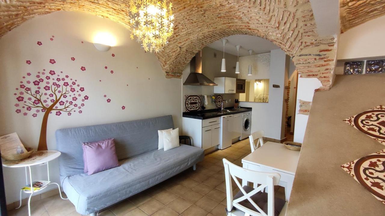 Apartamentos Turisticos Encanto กาเซเรส ภายนอก รูปภาพ