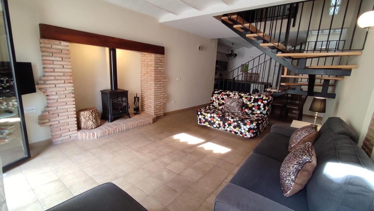 Apartamentos Turisticos Encanto กาเซเรส ภายนอก รูปภาพ