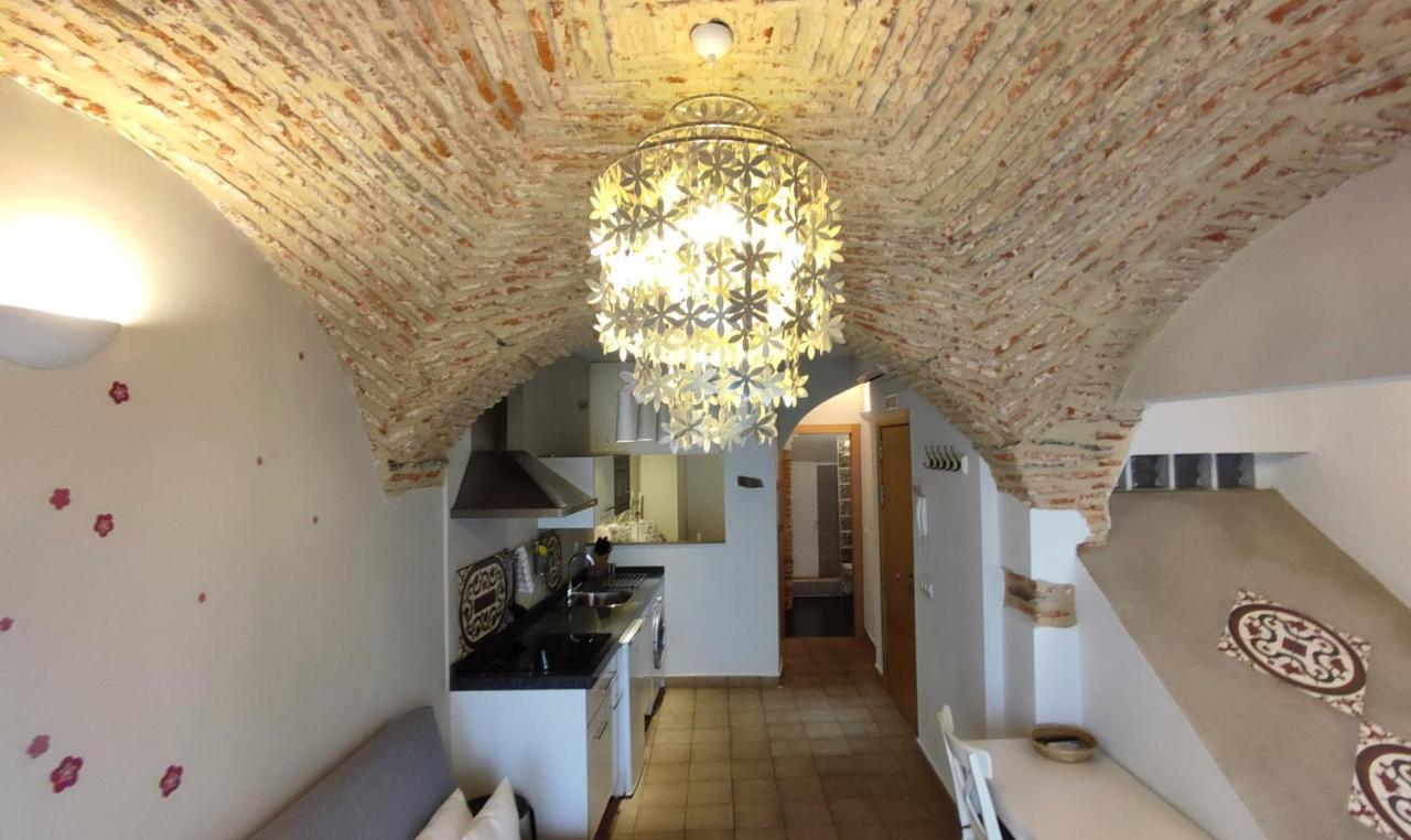 Apartamentos Turisticos Encanto กาเซเรส ภายนอก รูปภาพ