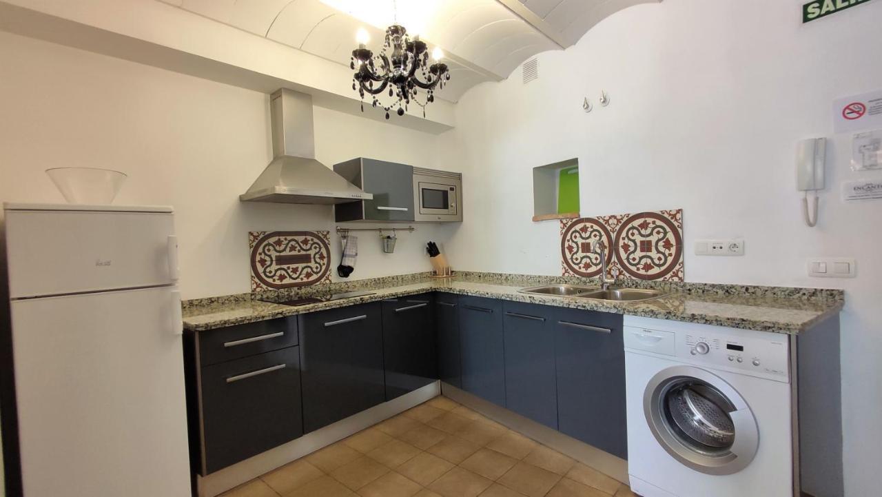 Apartamentos Turisticos Encanto กาเซเรส ภายนอก รูปภาพ