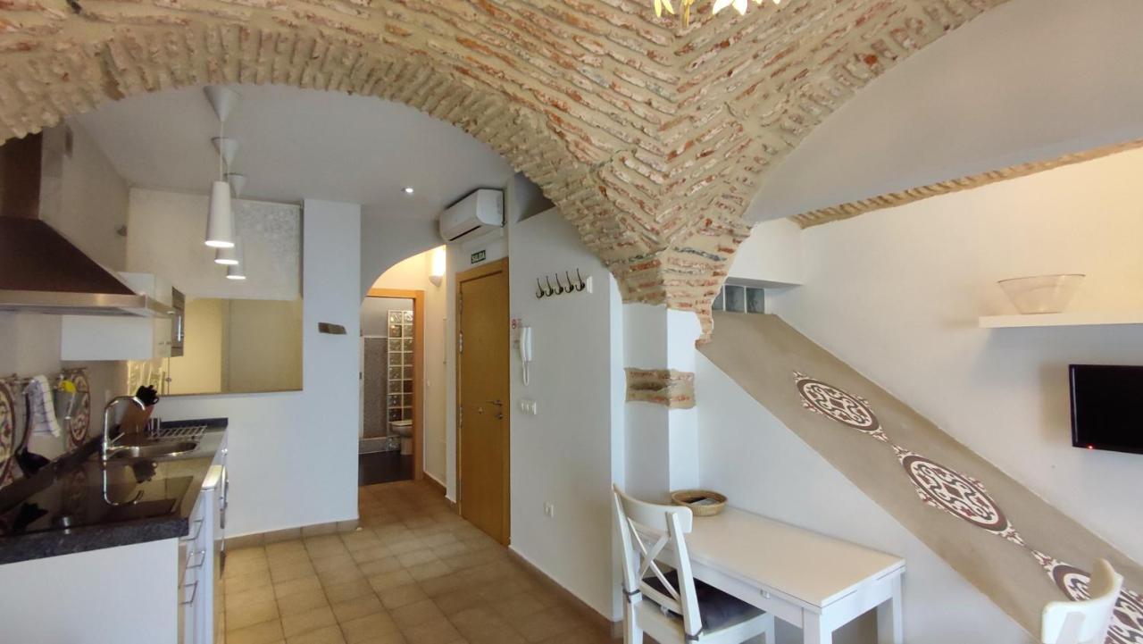 Apartamentos Turisticos Encanto กาเซเรส ภายนอก รูปภาพ