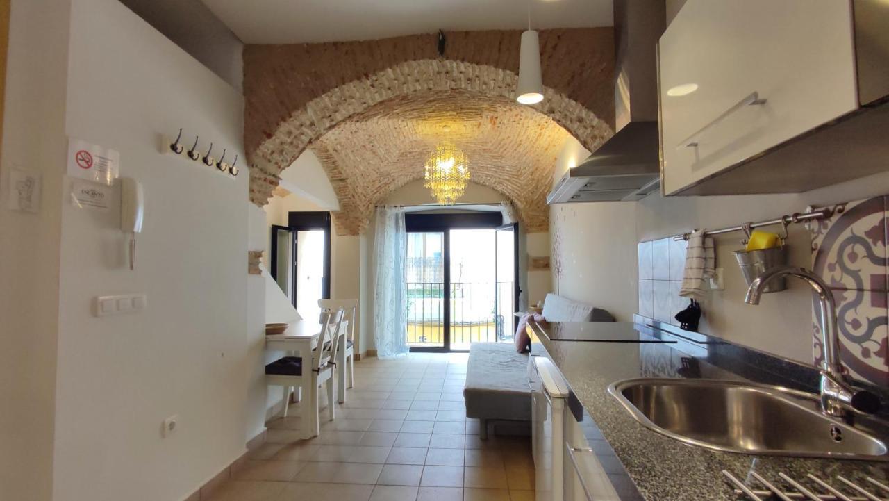 Apartamentos Turisticos Encanto กาเซเรส ภายนอก รูปภาพ