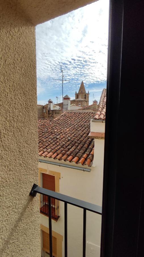 Apartamentos Turisticos Encanto กาเซเรส ภายนอก รูปภาพ