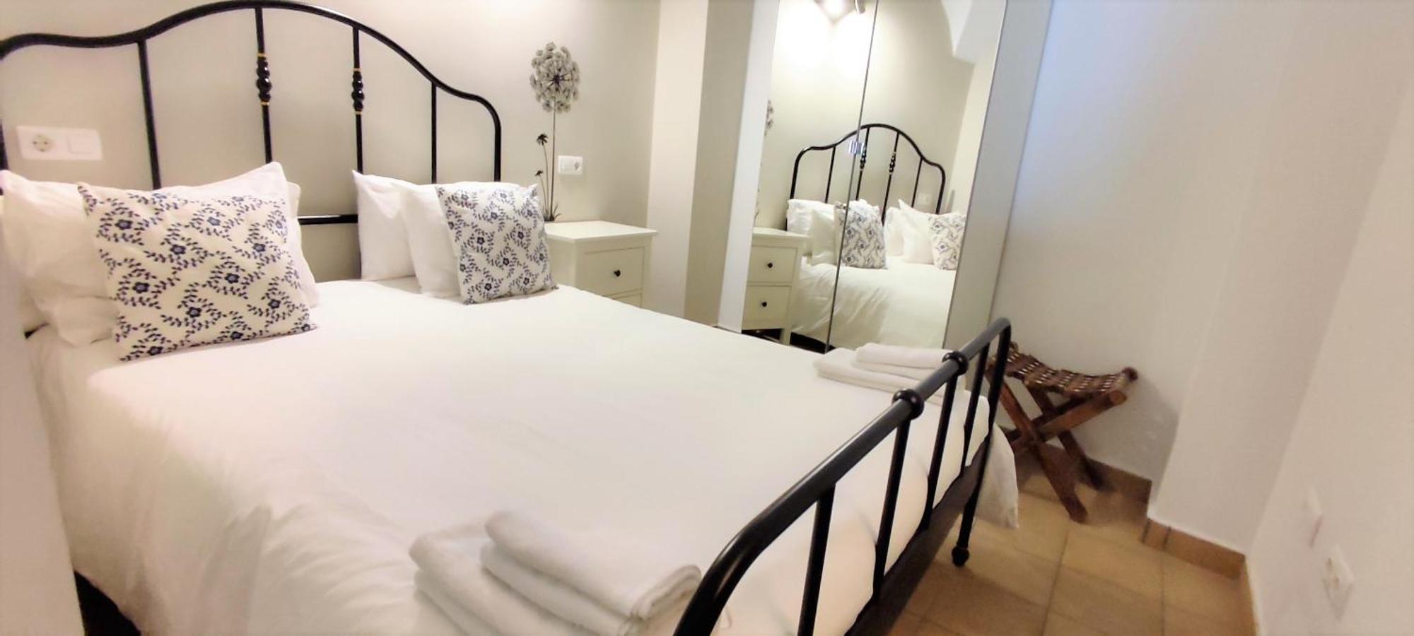 Apartamentos Turisticos Encanto กาเซเรส ภายนอก รูปภาพ